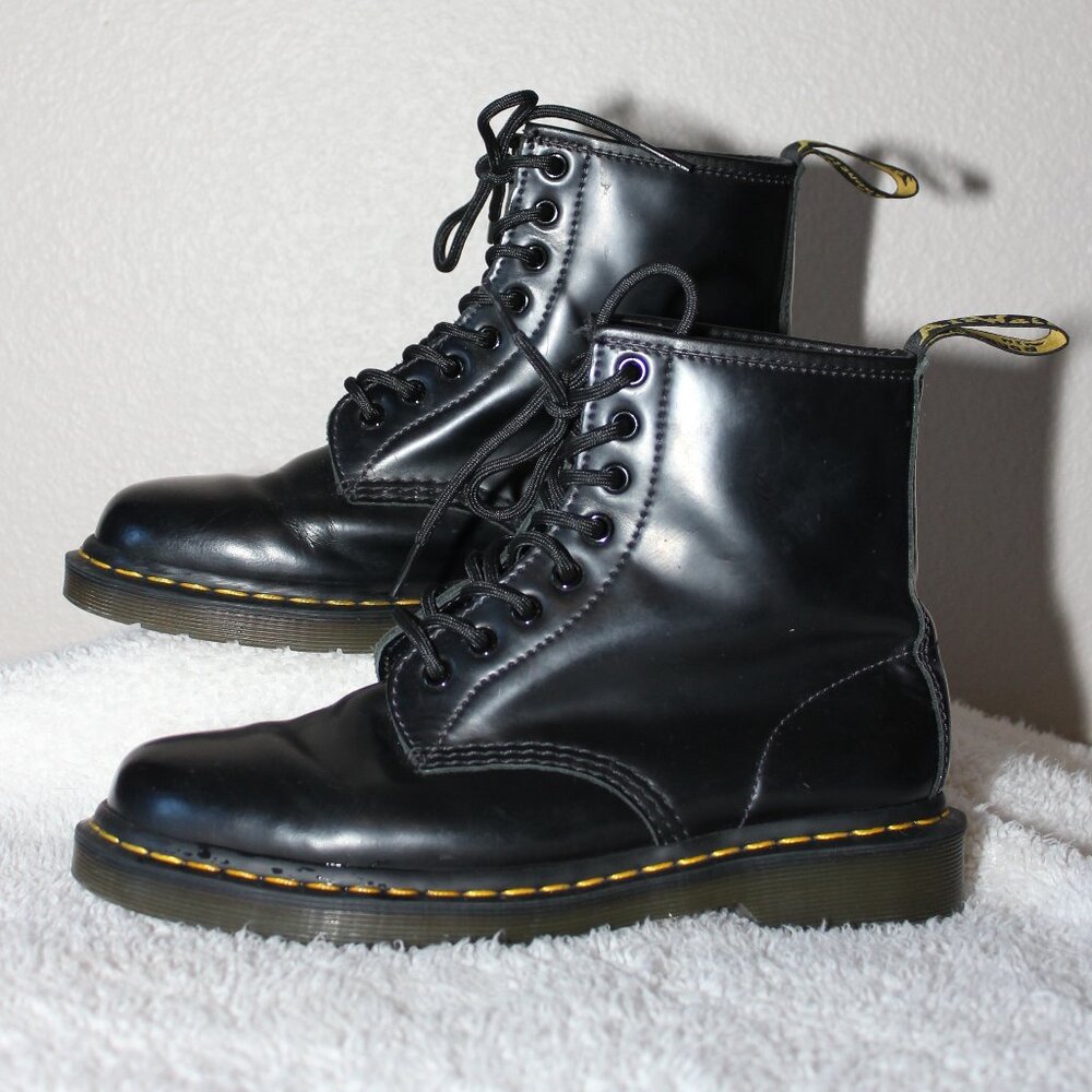 Dr. Martens Smooth Leather Unisex 8 eye Black Boots 11822 same as 1460 7M 8L